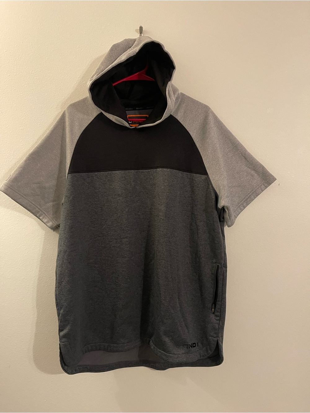 And1 Two-Tone Short-Sleeve Hooded Shirt in Black and Gray